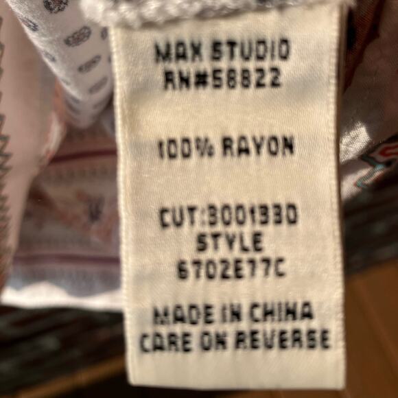 Max Studio Boho Printed Sleeveless Blouse Size L - Picture 4 of 4